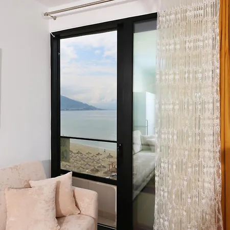 公寓 Joelisrentaparments Sea View And Balcony 6sleep *